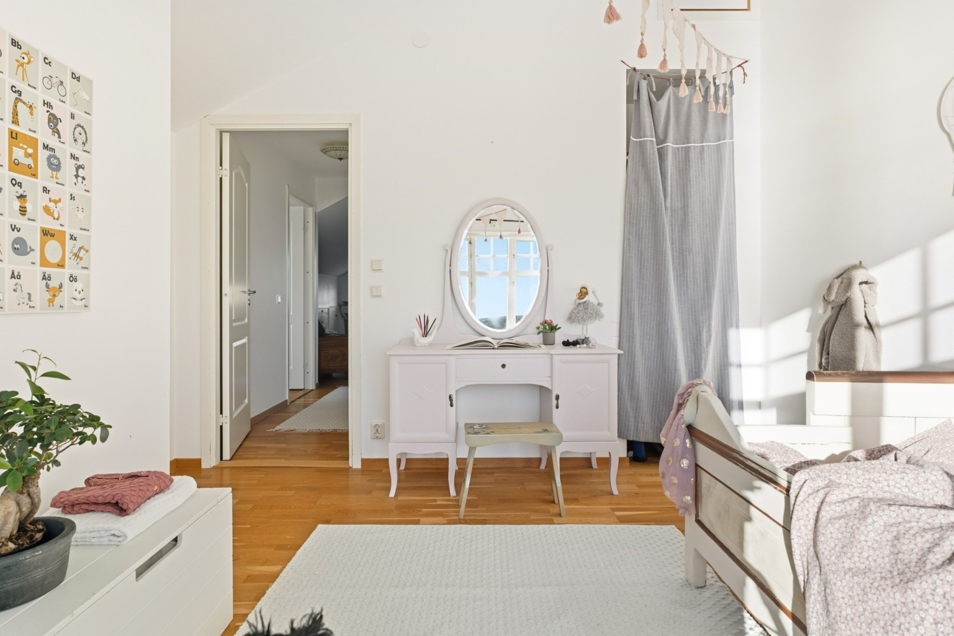 Sovrum 4, vån 3 Lilla Sörikringsvägen 9-38