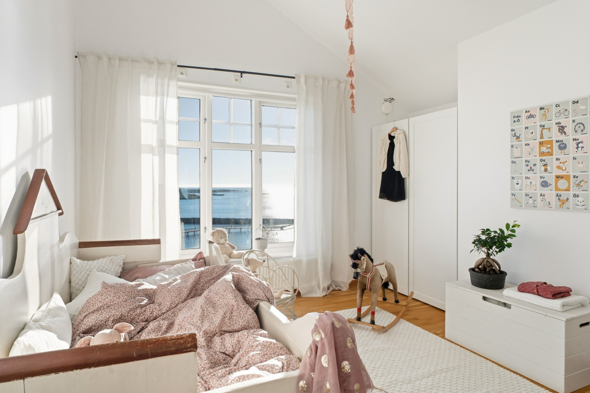 Sovrum 4, vån 3 Lilla Sörikringsvägen 9-36