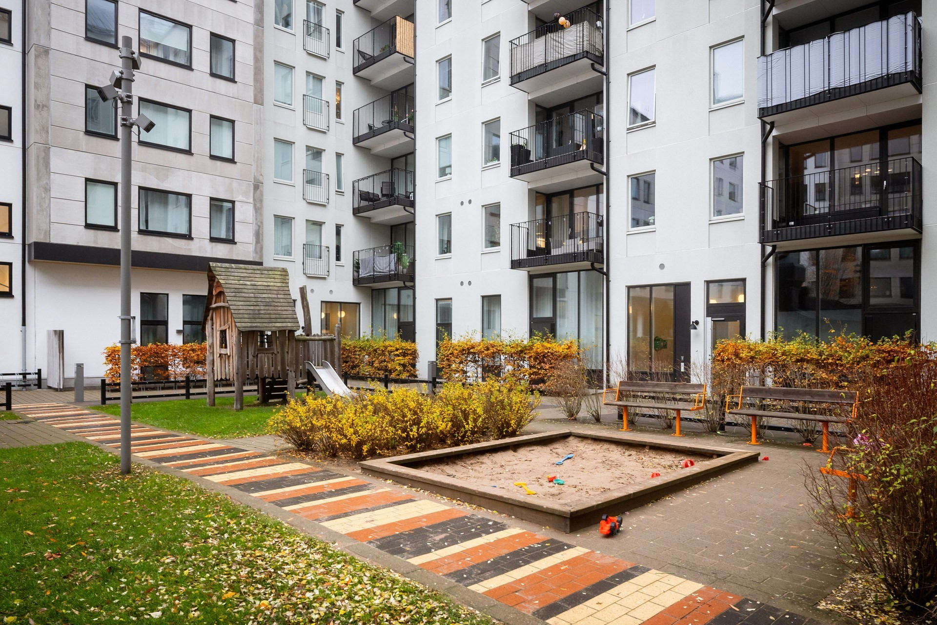  Rödlönnsgången 34-33