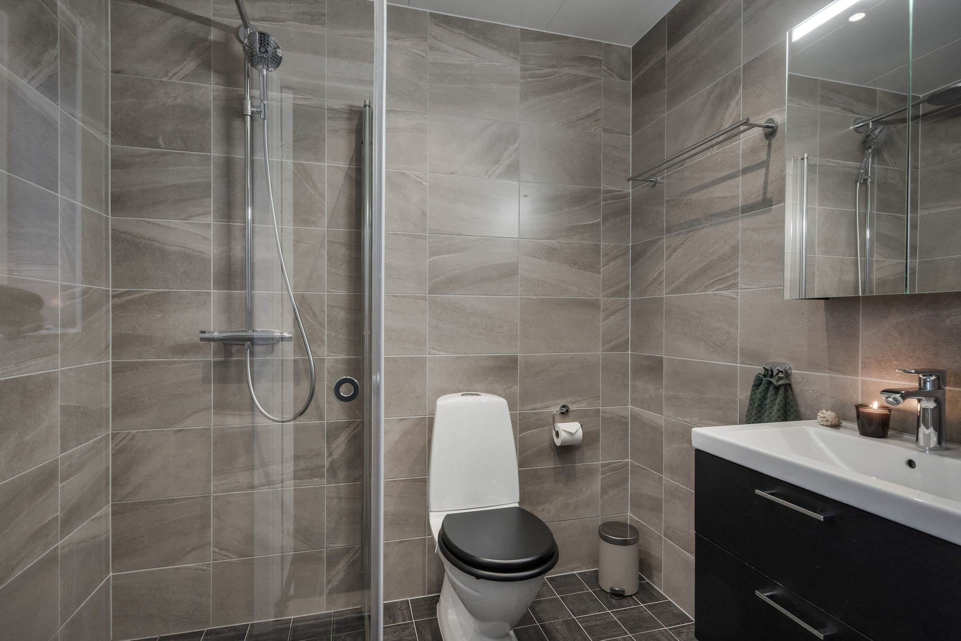  Huldrornas väg 15-5