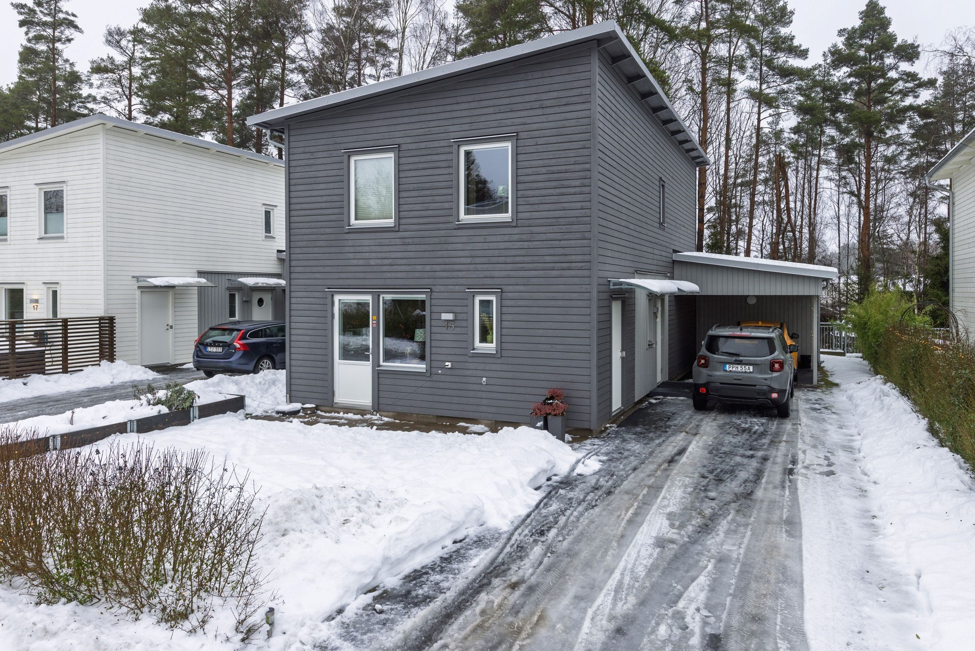  Huldrornas väg 15-1