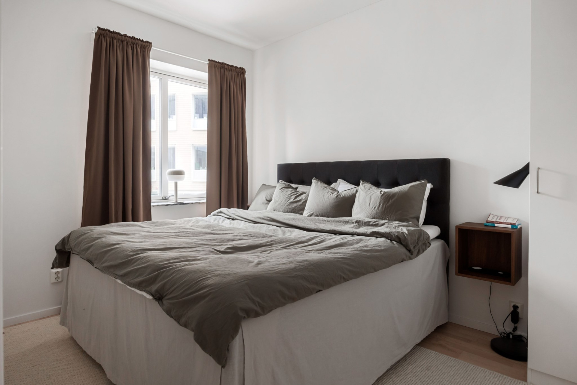  Karlavagnsgatan 1-15