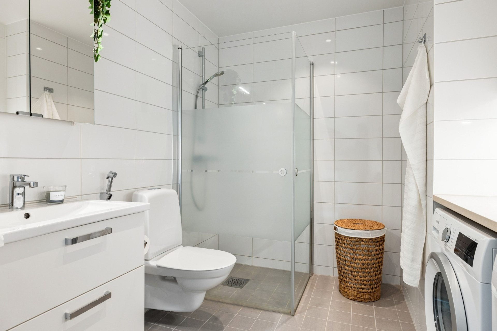  Lindholmshamnen 23-18