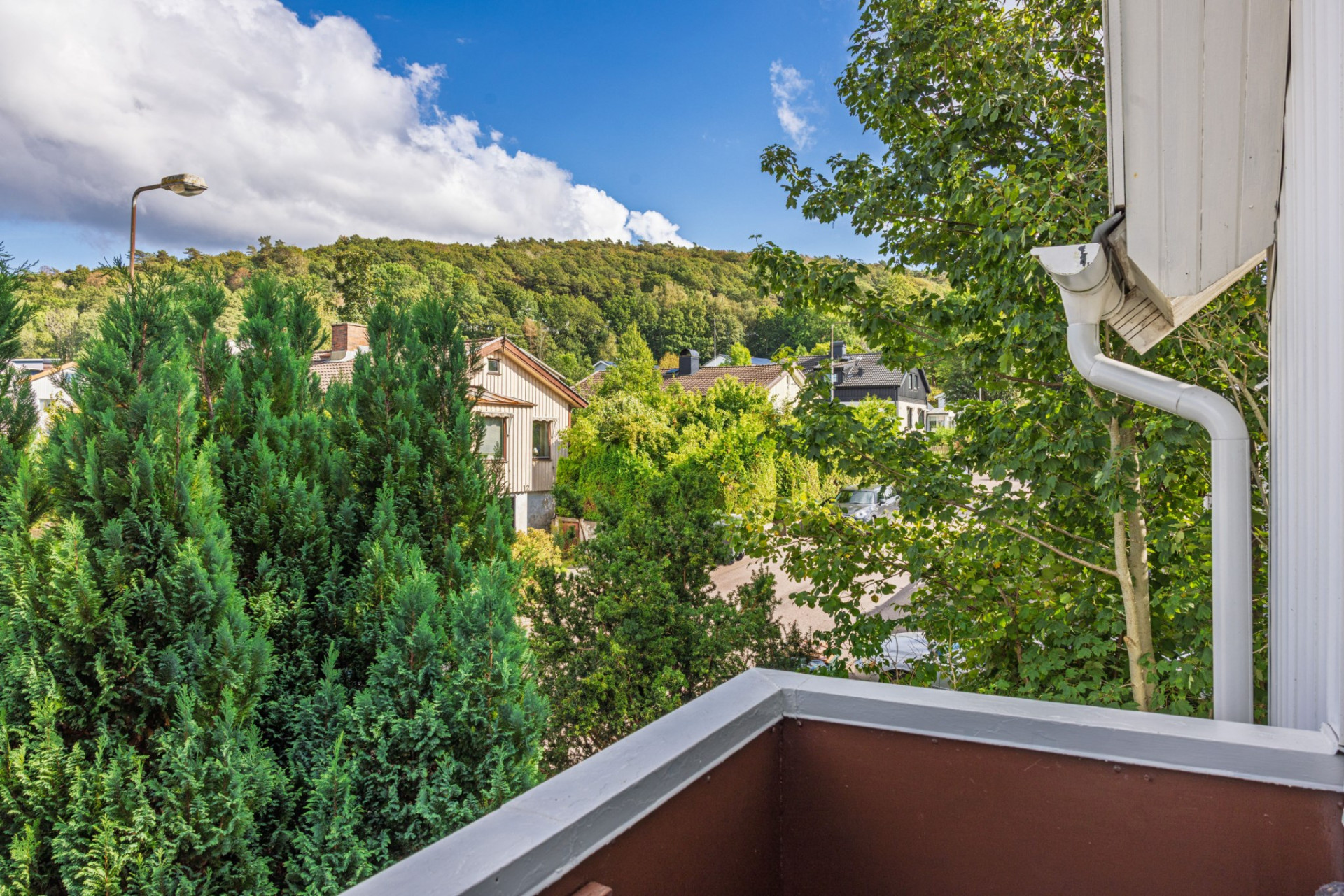 Balkong mot Nordöst Finngösavägen 9-13